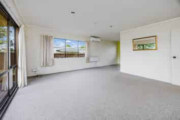 2/8 Latham Avenue, Pakuranga