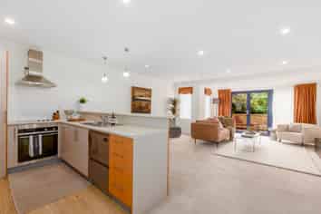 15 Futuna Close, Karori