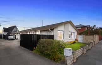 1/15 Peverel Street, Riccarton
