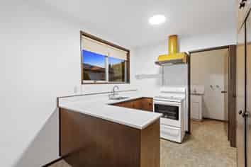 1/15 Peverel Street, Riccarton