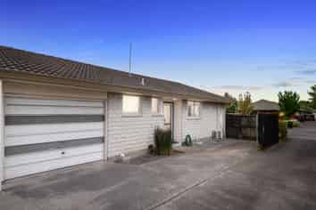 1/15 Peverel Street, Riccarton