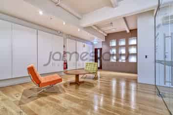 Stunning Office in Trendy High Street 