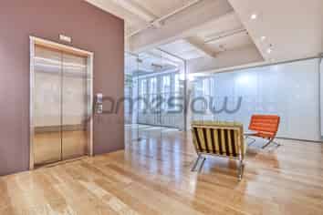 Stunning Office in Trendy High Street 