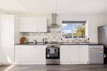 5 Merrington Crescent, Aranui