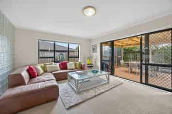 16 Newbegin Place, Weymouth