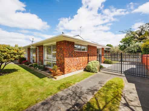 20 Ruha Street, West End