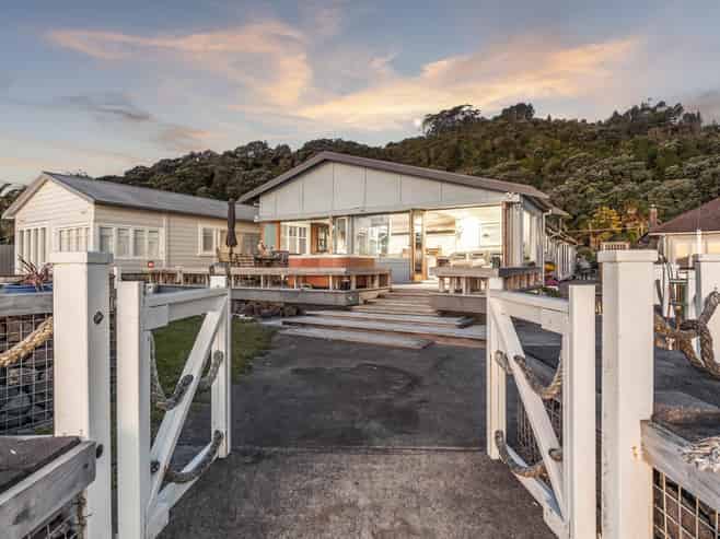 417 Thames Coast  Road SH25, Te Puru