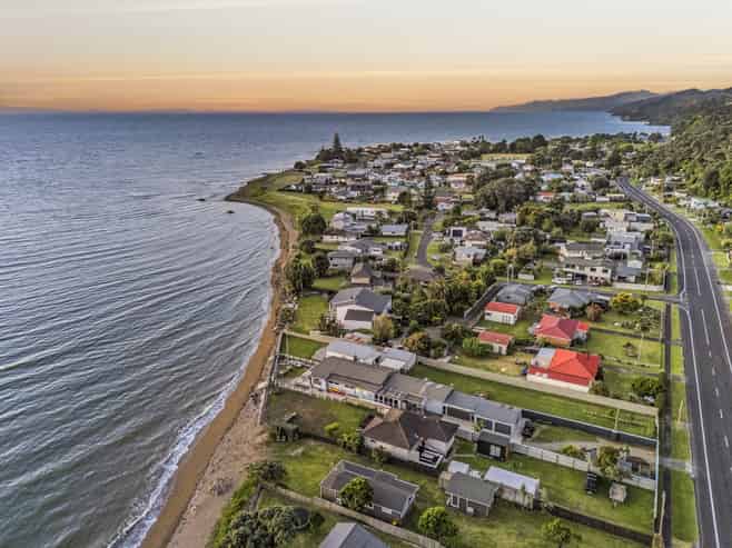 417 Thames Coast  Road SH25, Te Puru