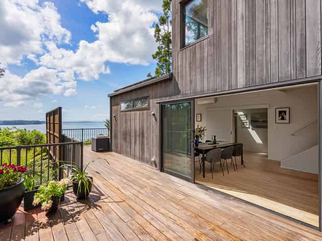 64 Otitori Bay Road, Titirangi