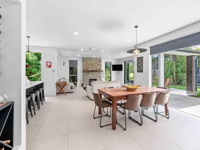 21 Oldfield Court, Huntington