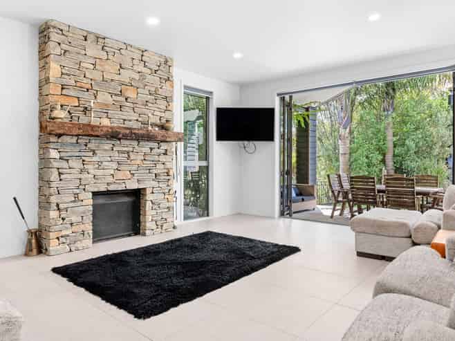 21 Oldfield Court, Huntington