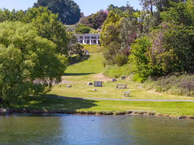 2 Paulines Way, Wharewaka