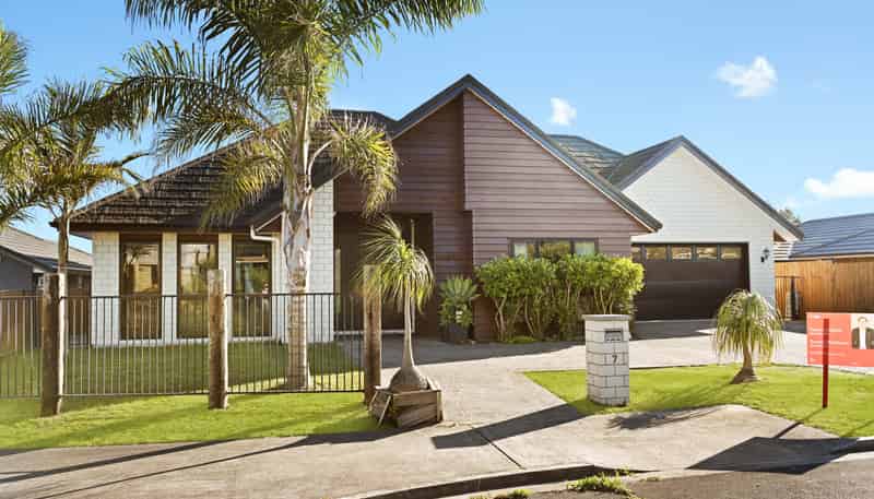 7 Waikaka Place, Rototuna North