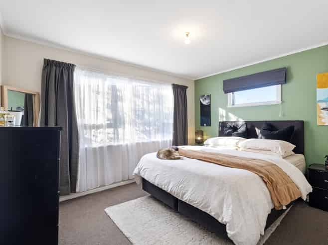 15 Sinclair Avenue, Highbury