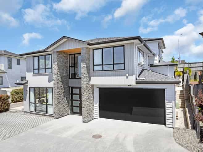 13 Golden Morning Drive, Albany