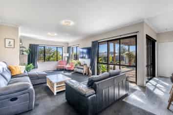 775 Queens Drive, Waikiwi