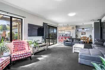 775 Queens Drive, Waikiwi