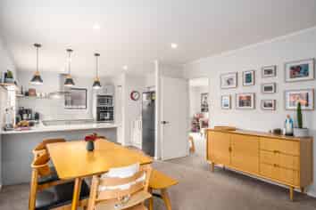 8 Furlong Crescent, Churton Park