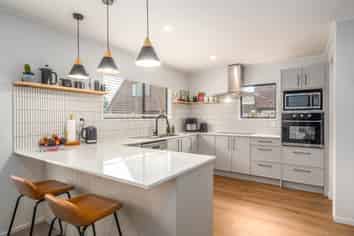 8 Furlong Crescent, Churton Park