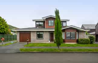 8 Furlong Crescent, Churton Park