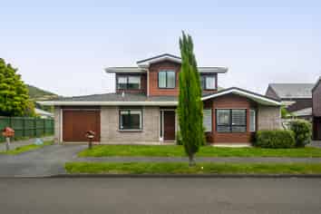 8 Furlong Crescent, Churton Park