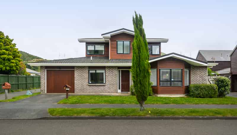 8 Furlong Crescent, Churton Park
