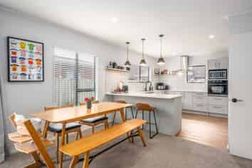 8 Furlong Crescent, Churton Park