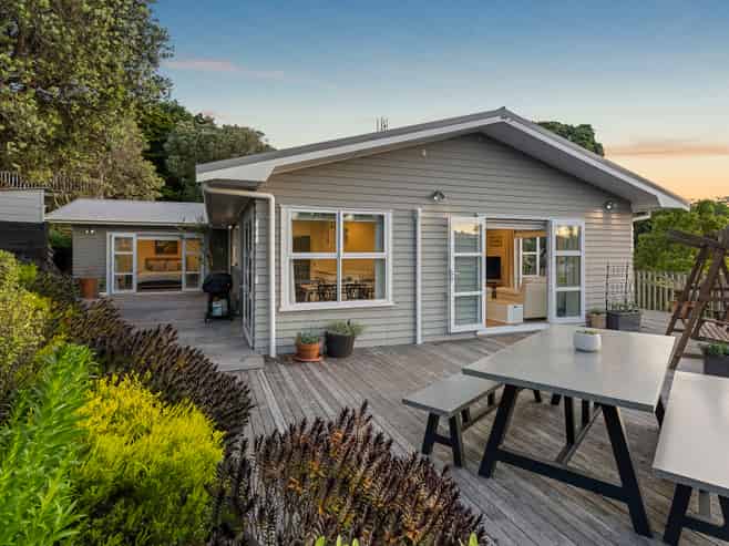 48 Newhaven Terrace, Mairangi Bay