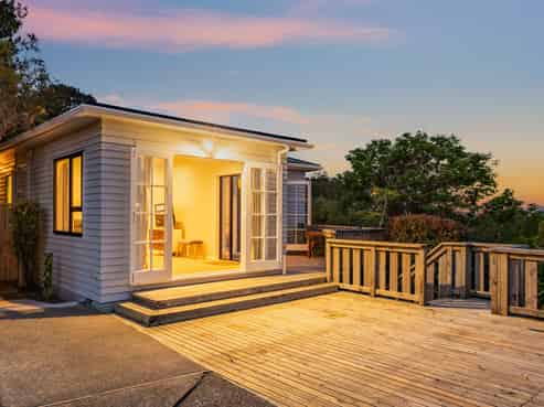 24 Miromiro Road, Normandale