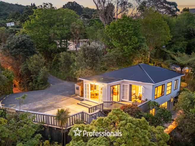 24 Miromiro Road, Normandale