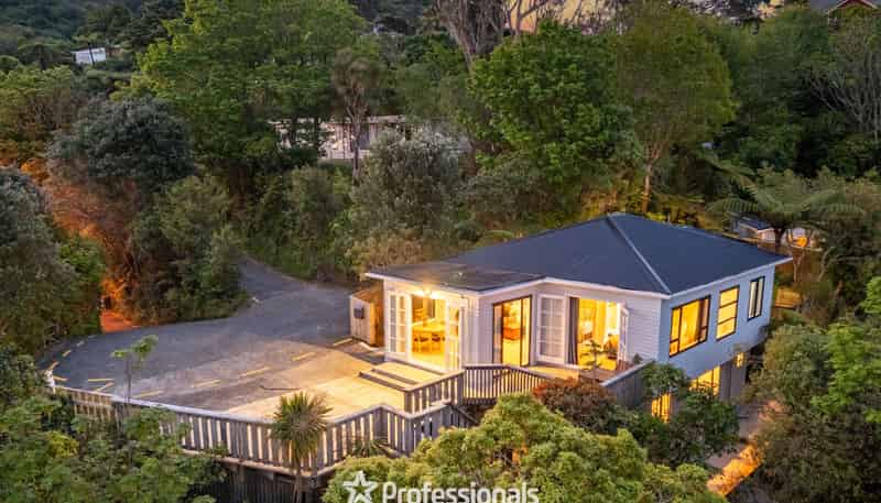 24 Miromiro Road, Normandale