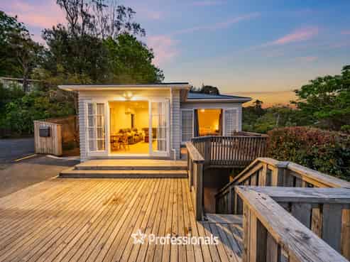 24 Miromiro Road, Normandale