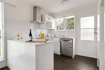 1/208 Preston Road, Otara