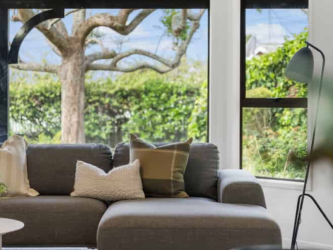 1/877 Beach Road, Torbay