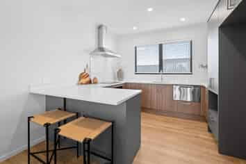 3-6 Ruakiwi Road, Hamilton Lake