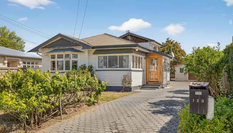 123 Francis Avenue, Saint Albans