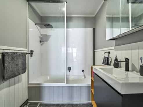 700 Buller Street, Akina