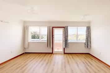 2/14 Milton Road, Mount Eden