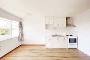 2/14 Milton Road, Mount Eden