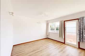 2/14 Milton Road, Mount Eden