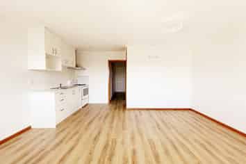 2/14 Milton Road, Mount Eden