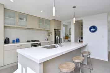 102 Hills Road, EDGEWARE