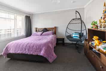 15 Sherratt Street, West End