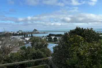 11 South Road, Moturoa