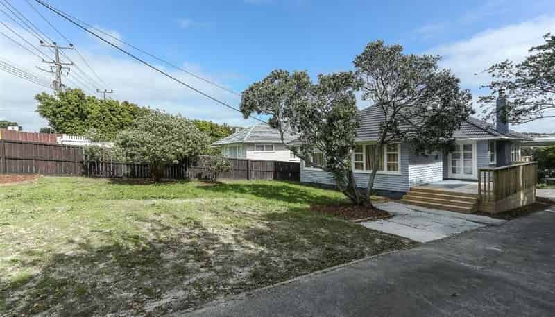 4020 Great North Road, Glen Eden