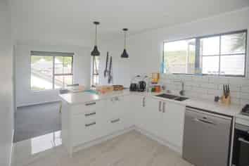 62 Cortina Avenue, Johnsonville