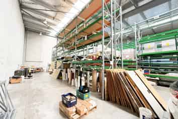 Modern Penrose Industrial Unit | 747 m2