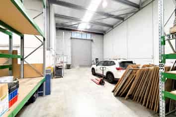 Modern Penrose Industrial Unit | 747 m2