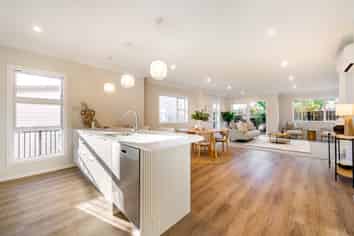 70B Heretaunga Square, Silverstream