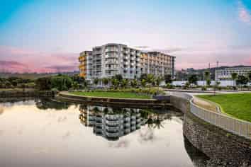 205/1 Rose Garden Lane, Albany